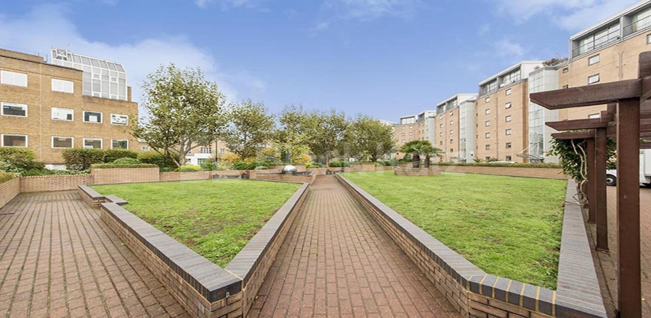 			NEW INSTRUCTION!, 2 Bedroom, 1 bath, 1 reception Penthouse			 Selsdon Way, City Harbour/ Isle of Dogs